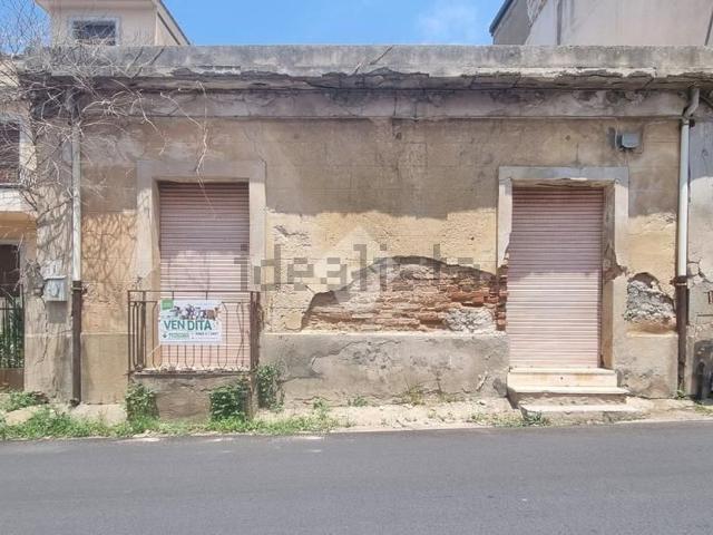 Villetta bifamiliare in vendita di 128 m² in Via Risorgimento, 31