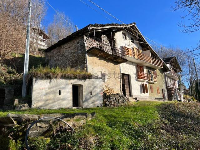 Villetta bifamiliare in vendita di 129 m² in Via delle Valli, 78