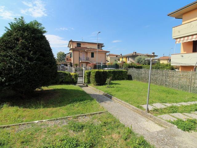 Villetta bifamiliare in vendita di 129 m² in Via Firenze