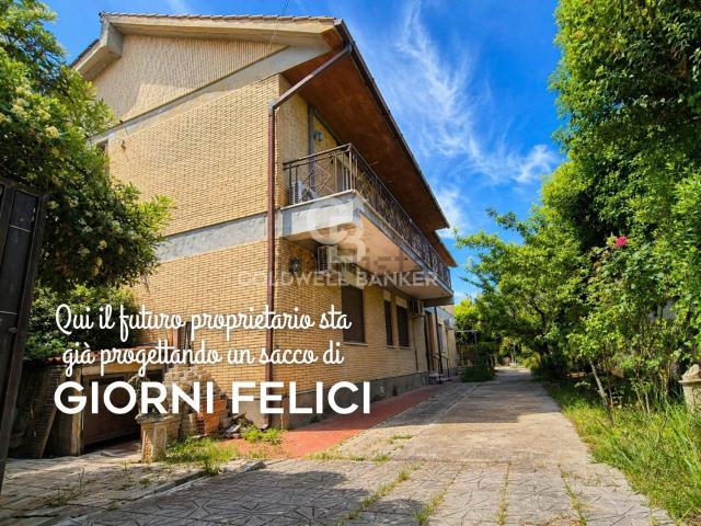 Villetta bifamiliare in vendita di 129 m² in Viale dei Navigatori, 21