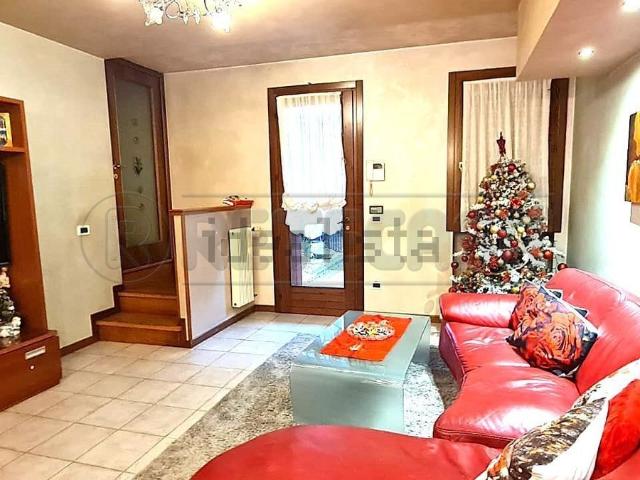 Villetta bifamiliare in vendita di 12 m² in Via Ezio Vanoni