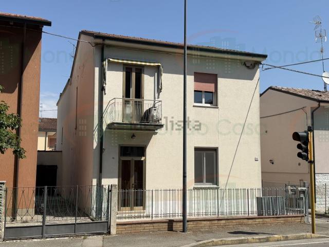 Villetta bifamiliare in vendita di 133 m² in Via 56 Martiri