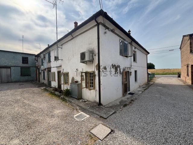Villetta bifamiliare in vendita di 133 m² in Via Cento, 274