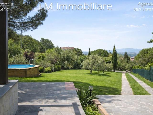 Villetta bifamiliare in vendita di 133 m² in Via della maesta