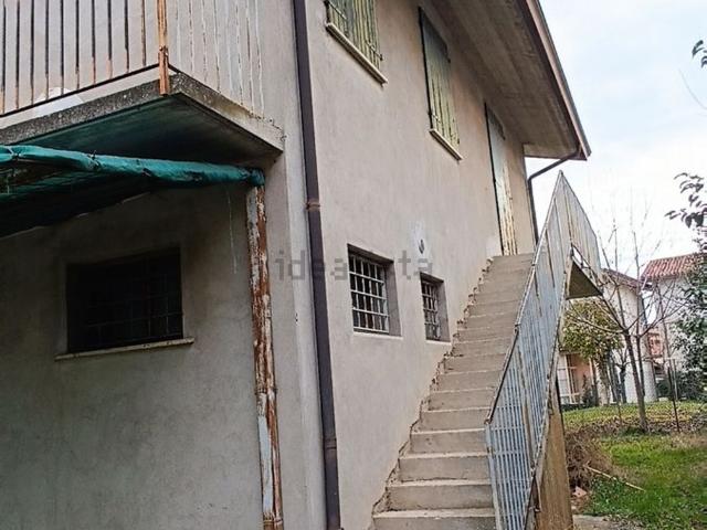 Villetta bifamiliare in vendita di 130 m² in Largo Leonardo da Vinci, 61