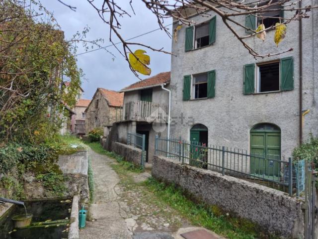 Villetta bifamiliare in vendita di 130 m² in Località Montemoro, 4
