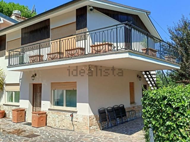 Villetta bifamiliare in vendita di 130 m² in Via A. Serranti, 129
