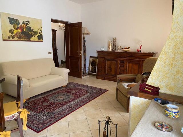 Villetta bifamiliare in vendita di 130 m² in Via Cocombola
