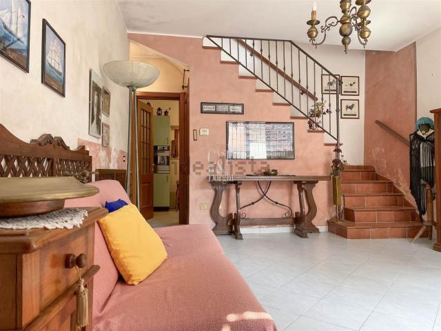 Villetta bifamiliare in vendita di 130 m² in Via degli Spalti, 9