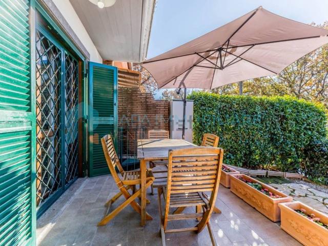 Villetta bifamiliare in vendita di 130 m² in Via dei Laghi, 22