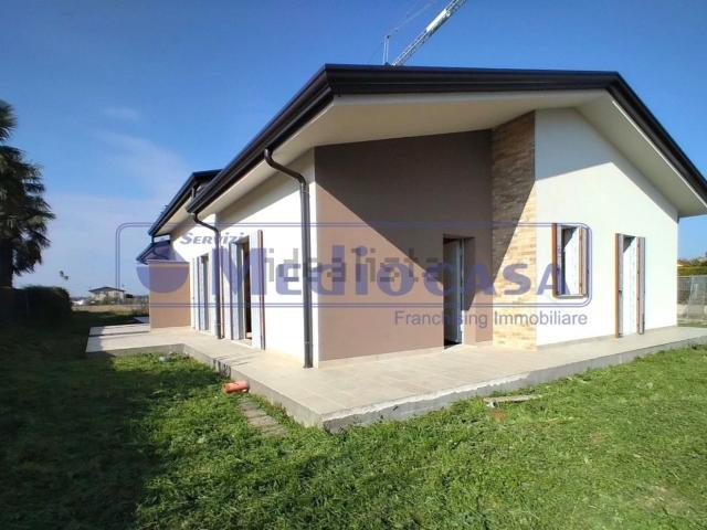 Villetta bifamiliare in vendita di 130 m² in Via dei Mille
