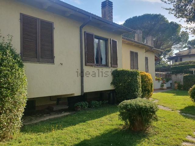 Villetta bifamiliare in vendita di 130 m² in Via dei Poggi, 12