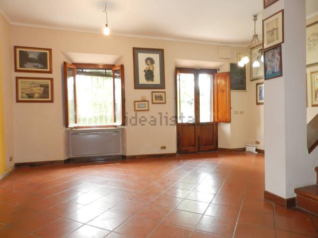 Villetta bifamiliare in vendita di 130 m² in Via dei Porcaresi, 36