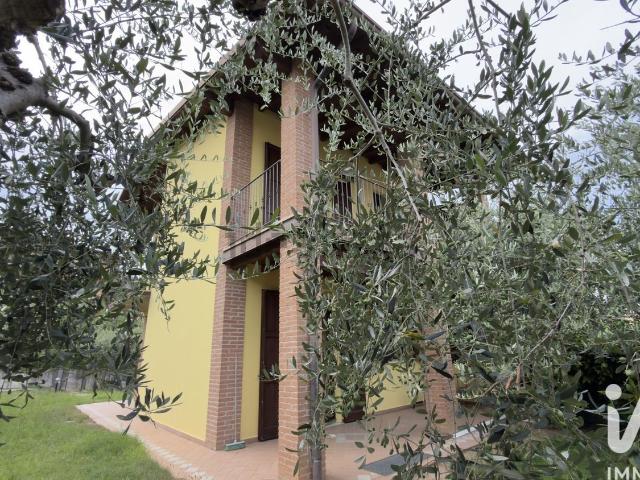 Villetta bifamiliare in vendita di 130 m² in Via dei Prati
