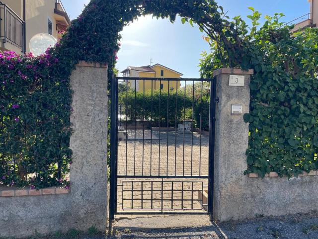 Villetta bifamiliare in vendita di 130 m² in Via dei Tigli