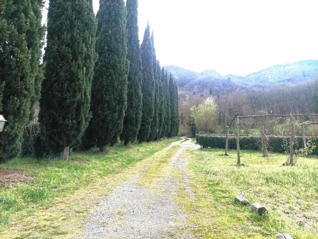 Villetta bifamiliare in vendita di 130 m² in Via della Tassaia, 14