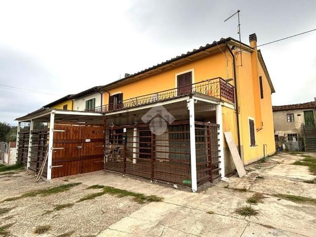 Villetta bifamiliare in vendita di 130 m² in Via delle Pinete Galleno, 45