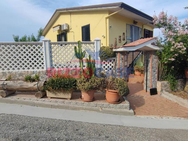 Villetta bifamiliare in vendita di 130 m² in Via Enrico Fermi, 2