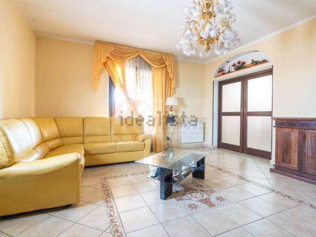 Villetta bifamiliare in vendita di 130 m² in Via Giacomo Puccini, 4