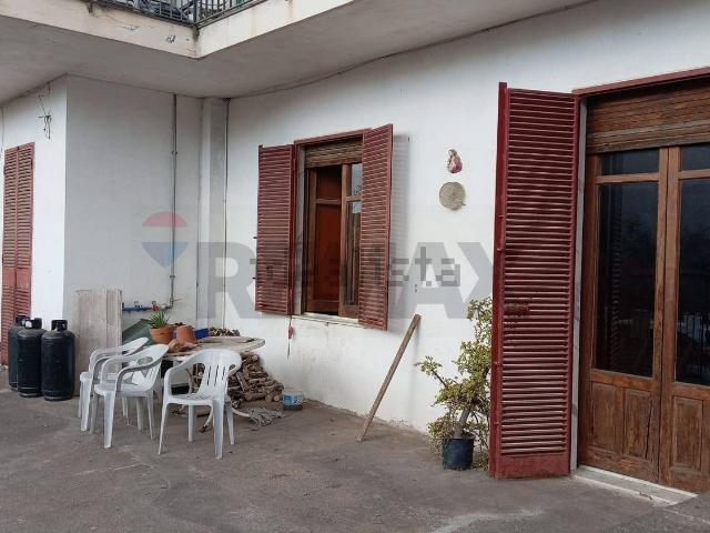 Villetta bifamiliare in vendita di 130 m² in Via Grotta San Giovanni, 14