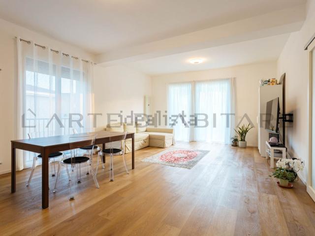 Villetta bifamiliare in vendita di 130 m² in Via I.Mezzabati, 19