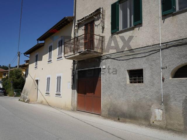 Villetta bifamiliare in vendita di 130 m² in Via Leonardo da Vinci, 2