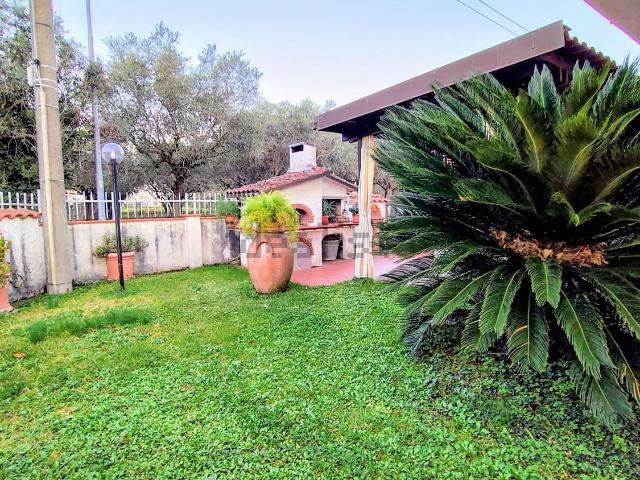 Villetta bifamiliare in vendita di 130 m² in Via Melara, 21