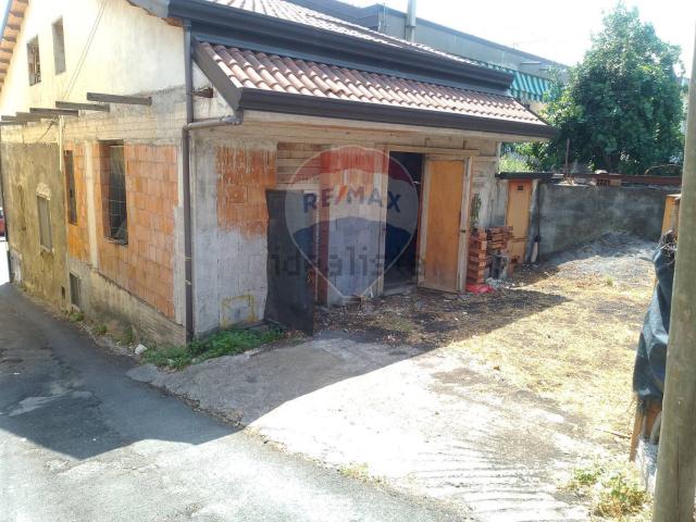 Villetta bifamiliare in vendita di 130 m² in Via Nazionale, 89