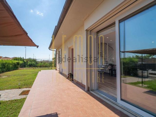 Villetta bifamiliare in vendita di 130 m² in Via Orcagna