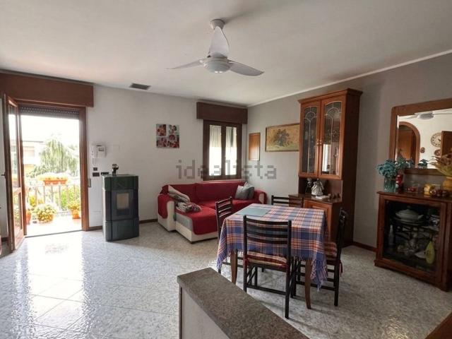Villetta bifamiliare in vendita di 130 m² in Via Pierdomenico Frattini, 82