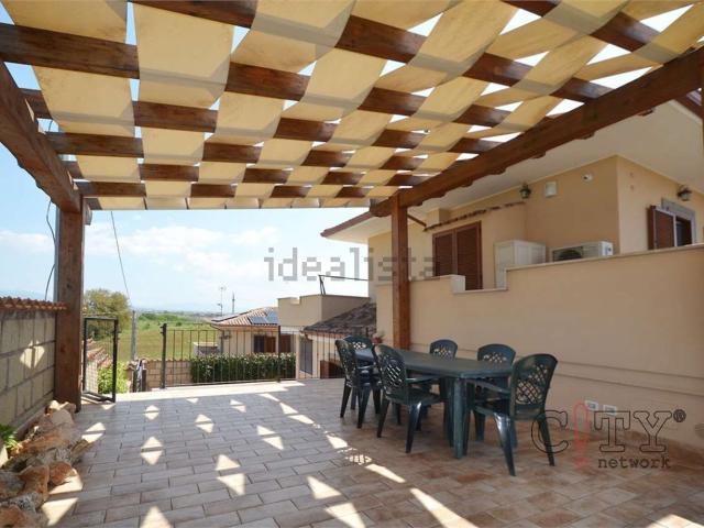Villetta bifamiliare in vendita di 130 m² in Via Pisano