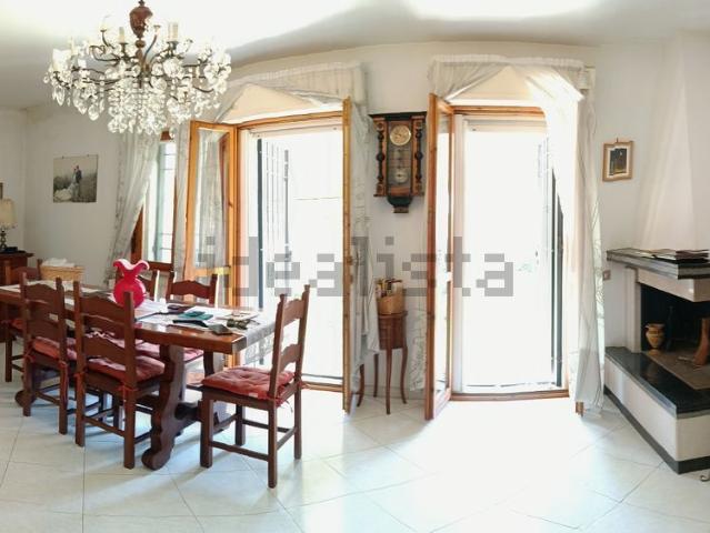Villetta bifamiliare in vendita di 130 m² in Via Ponte Rosso, 109