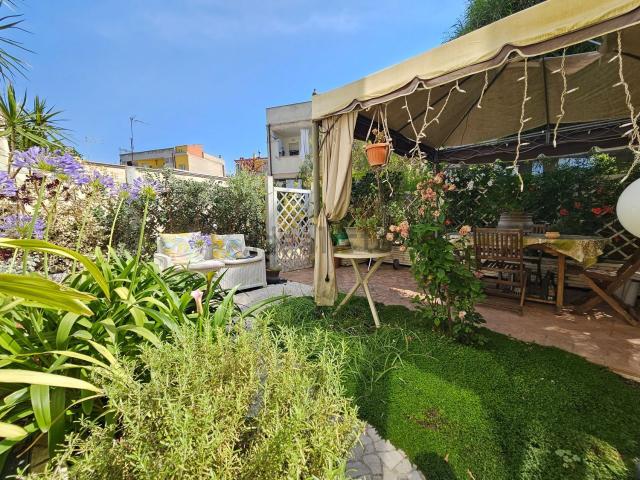 Villetta bifamiliare in vendita di 130 m² in Via Porto Botte, 86