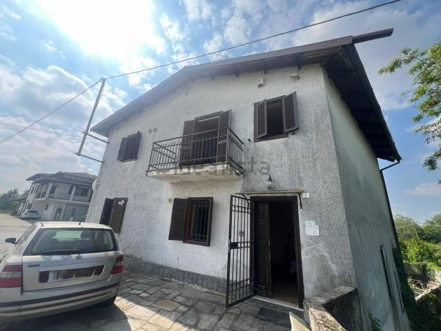 Villetta bifamiliare in vendita di 130 m² in Via Roma, 1