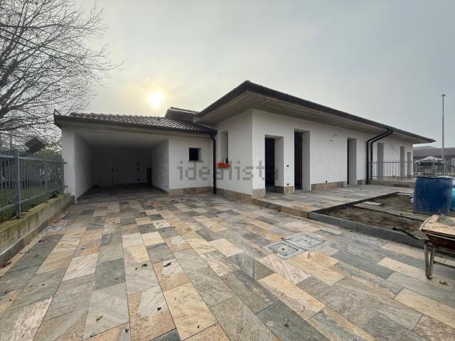 Villetta bifamiliare in vendita di 130 m² in Via Roma