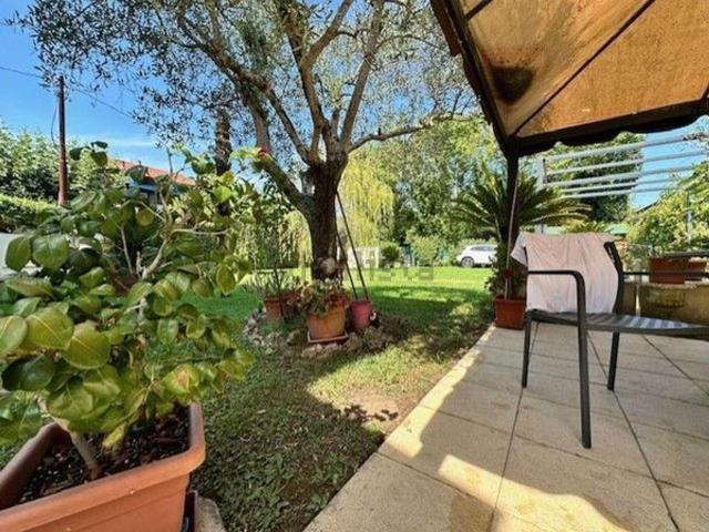 Villetta bifamiliare in vendita di 130 m² in Via Stefano Franceschi