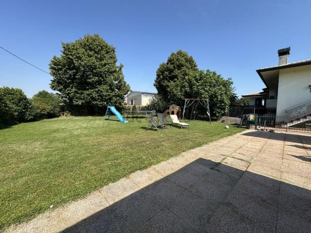 Villetta bifamiliare in vendita di 130 m²