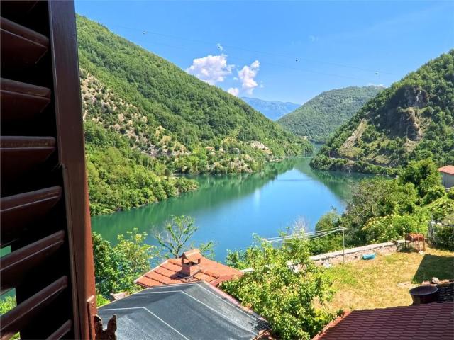 Villetta bifamiliare in vendita di 130 m²