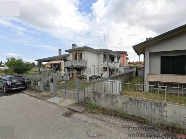 Villetta bifamiliare in vendita di 130 m²