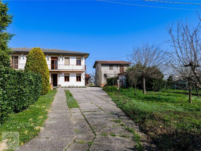 Villetta bifamiliare in vendita di 131 m² in Via Caltressa