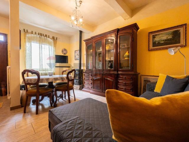 Villetta bifamiliare in vendita di 131 m² in Via Martiri della Libertà, 228
