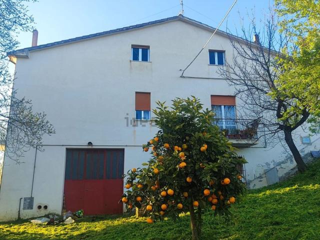 Villetta bifamiliare in vendita di 132 m² in Contrada Tratturo, 130
