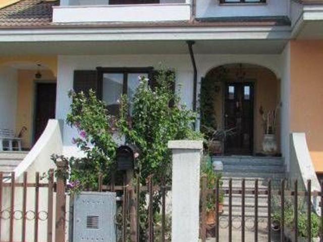 Villetta bifamiliare in vendita di 132 m² in Via Utin