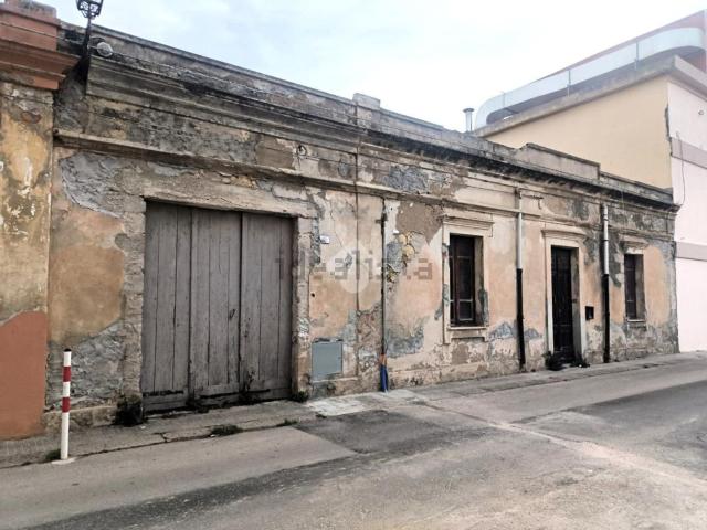 Villetta bifamiliare in vendita di 132 m² in Via Adelasia, 58