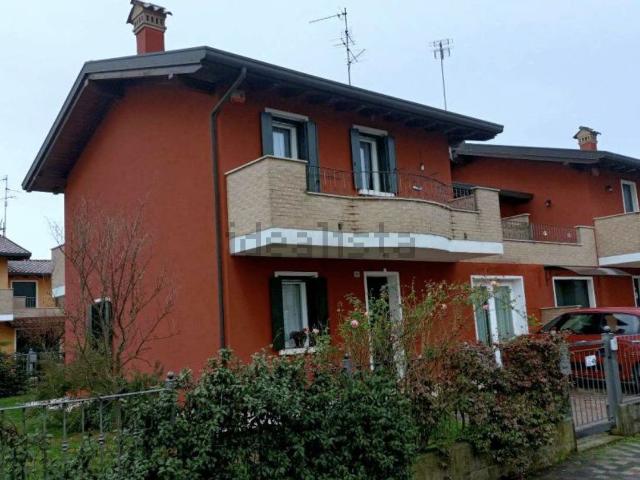 Villetta bifamiliare in vendita di 132 m² in Via Alta