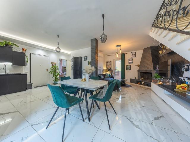 Villetta bifamiliare in vendita di 132 m² in Via Fabio Rugiadi