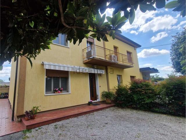 Villetta bifamiliare in vendita di 132 m² in Via Rovaré