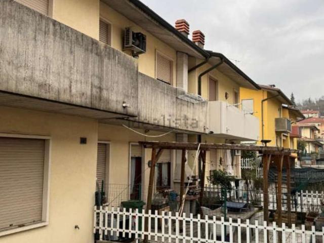 Villetta bifamiliare in vendita di 137 m² in Via Verdi