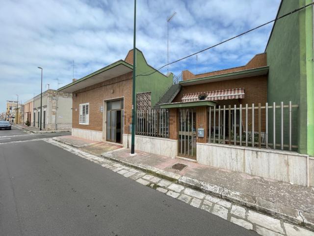 Villetta bifamiliare in vendita di 137 m² in Via XX Settembre