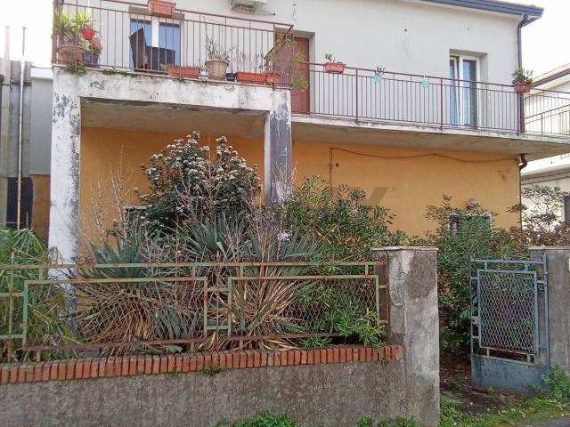 Villetta bifamiliare in vendita di 137 m² in Via Giuseppe Mazzini, 60